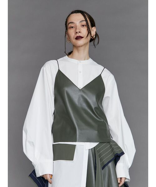 UN3D.(アンスリード)の「FAKE LEATHER CAMISOLE / フェイクレザーキャミソール(キャミソール・レディース・シルバー/ブラック/カーキ・36/38)」の2枚目の写真