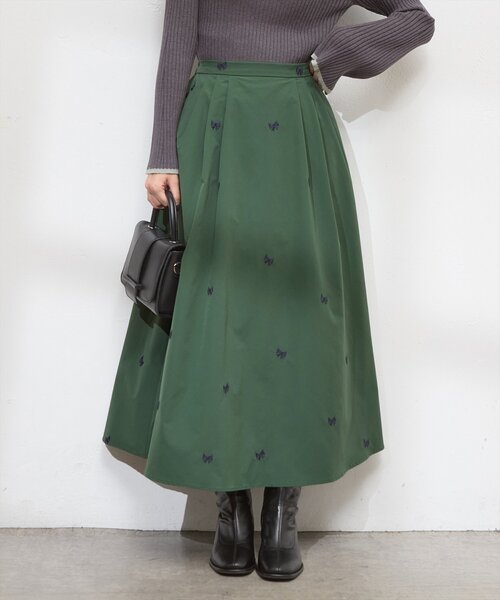 natural couture(ナチュラルクチュール)の「リボン刺繍タックフレアスカート(スカート・レディース・ブラック/アイボリー/グリーン・FREE)」の18枚目の写真