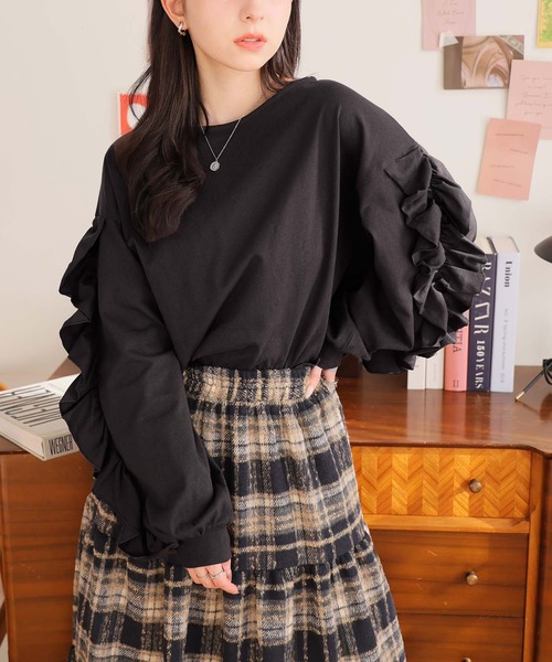 Girly Doll(ガーリードール)の「ボリュームフリルカットソー(Tシャツ/カットソー・レディース・オフホワイト/チャコール・F)」の5枚目の写真