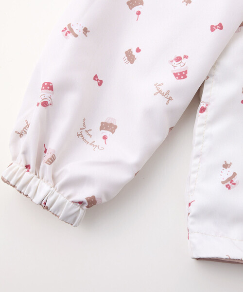 SLAP SLIP（スラップスリップ）の「無地ケーキ総柄リボン刺しゅうフリル付きリバーシブルジャケット(80~130cm)（ブルゾン・キッズ・ベージュ/ピンク・110cm/90cm/130cm/120cm/100cm/80ｃｍ）」の9枚目の写真