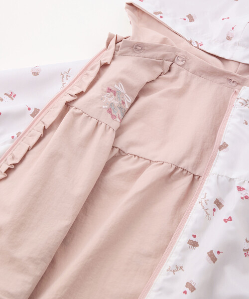 SLAP SLIP（スラップスリップ）の「無地ケーキ総柄リボン刺しゅうフリル付きリバーシブルジャケット(80~130cm)（ブルゾン・キッズ・ベージュ/ピンク・110cm/90cm/130cm/120cm/100cm/80ｃｍ）」の11枚目の写真