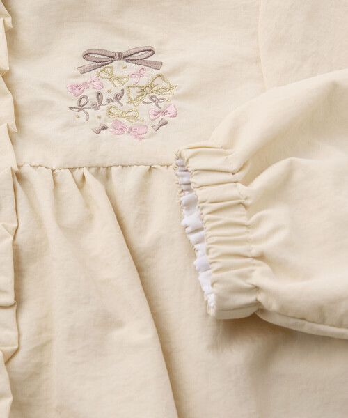 SLAP SLIP（スラップスリップ）の「無地ケーキ総柄リボン刺しゅうフリル付きリバーシブルジャケット(80~130cm)（ブルゾン・キッズ・ベージュ/ピンク・110cm/90cm/130cm/120cm/100cm/80ｃｍ）」の18枚目の写真