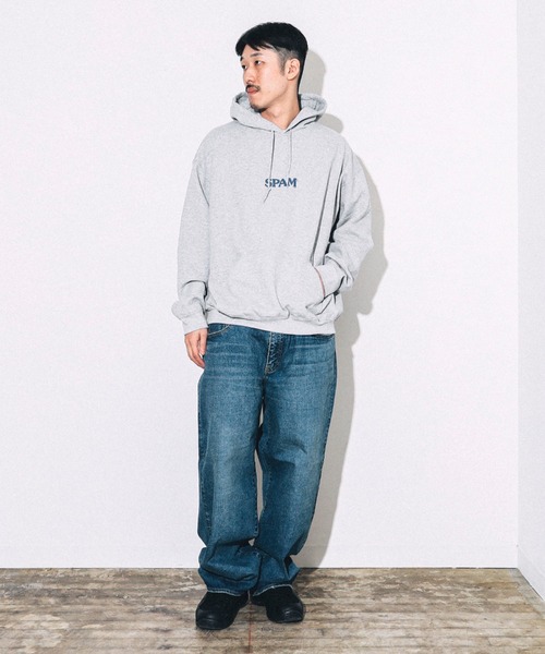 BEAMS T（ビームスティー）の「BEAMS T / SPAM(R)BRAND HOODIE（スウェット・メンズ・ネイビー/グレー・XL/L/M/S）」の19枚目の写真