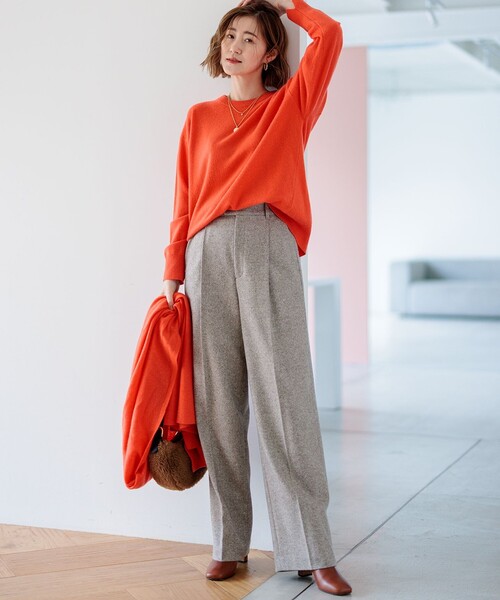 23区(ニジュウサンク)の「【Oggi2月号掲載/洗える】ピュアカシミヤ クルーネック ニット(ニット/セーター・レディース・こしょう色系/グレー系/ベージュ系1/ターコイズブルー系/ブラック系/ベージュ系/オレンジ系/グレー系1・32)」の13枚目の写真