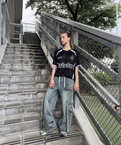 DEFLEXTION(ディフレクション)の「【DEFLEXTION / ディフレクション】Wash denim baggy cargo pants / ウォッシュデニム バギーカーゴパンツ(デニムパンツ・レディース・ブルー系1/ブルー系2・MEDIUM/SMALL)」の3枚目の写真