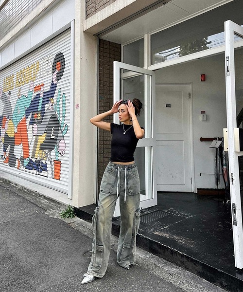 DEFLEXTION(ディフレクション)の「【DEFLEXTION / ディフレクション】Wash denim baggy cargo pants / ウォッシュデニム バギーカーゴパンツ(デニムパンツ・レディース・ブルー系1/ブルー系2・MEDIUM/SMALL)」の10枚目の写真
