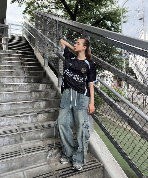 DEFLEXTION(ディフレクション)の「【DEFLEXTION / ディフレクション】Wash denim baggy cargo pants / ウォッシュデニム バギーカーゴパンツ(デニムパンツ・レディース・ブルー系1/ブルー系2・MEDIUM/SMALL)」の6枚目の写真