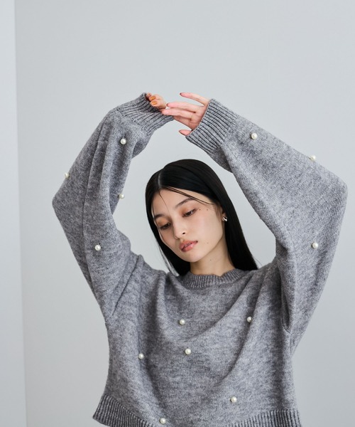 VIS(ビス)の「【WEB/ルミネ店限定】パールボタンニットプルオーバー(ニット/セーター・レディース・キナリ/ブラック/グレー・FREE)」の13枚目の写真