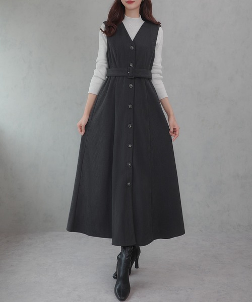 JUNOAH（ジュノア）の「ベルト付き裏起毛リブジャンパースカート（ジャンパースカート・レディース・チャコール/グレイッシュベージュ/ブラック・LARGE/MEDIUM/X-LARGE）」の2枚目の写真