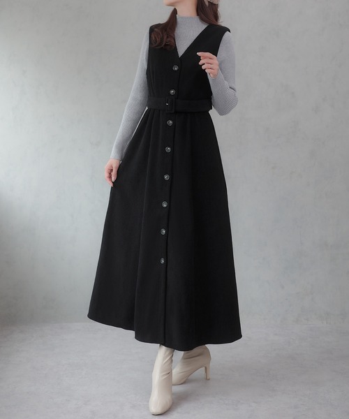 JUNOAH（ジュノア）の「ベルト付き裏起毛リブジャンパースカート（ジャンパースカート・レディース・チャコール/グレイッシュベージュ/ブラック・LARGE/MEDIUM/X-LARGE）」の4枚目の写真