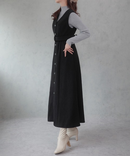 JUNOAH（ジュノア）の「ベルト付き裏起毛リブジャンパースカート（ジャンパースカート・レディース・チャコール/グレイッシュベージュ/ブラック・LARGE/MEDIUM/X-LARGE）」の6枚目の写真