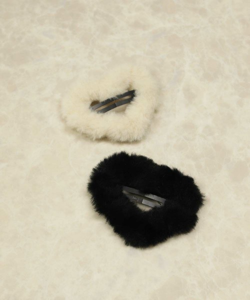 F i.n.t（フィント）の「ハートファーヘアピン/fint（ヘアピン・レディース・ブラック/アイボリー・FREE）」の4枚目の写真