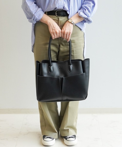 Jewelna Rose（ジュエルナローズ）の「JEWELNA by Jewelna Rose 前ポケットトート 11834（ハンドバッグ・レディース・ネイビー/ブラック/グレイッシュベージュ・FREE）」の6枚目の写真