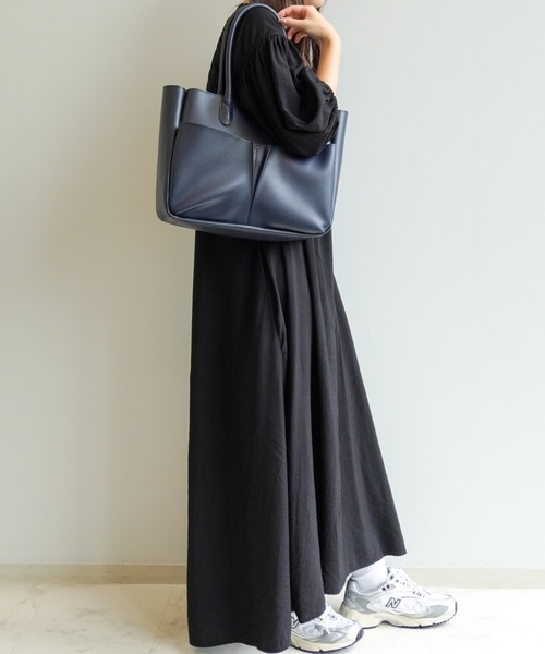 Jewelna Rose（ジュエルナローズ）の「JEWELNA by Jewelna Rose 前ポケットトート 11834（ハンドバッグ・レディース・ネイビー/ブラック/グレイッシュベージュ・FREE）」の9枚目の写真