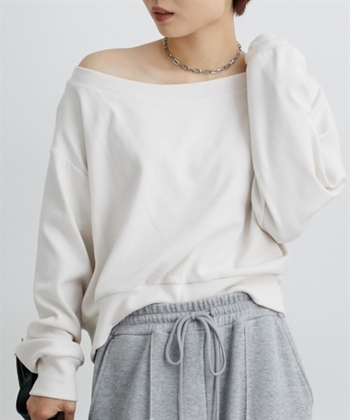 nissen（ニッセン）の「表起毛短丈スウェットトップス（スウェット・レディース・オフホワイト/杢グレー/ブラック/レッド・LL/L/M/S）」の2枚目の写真