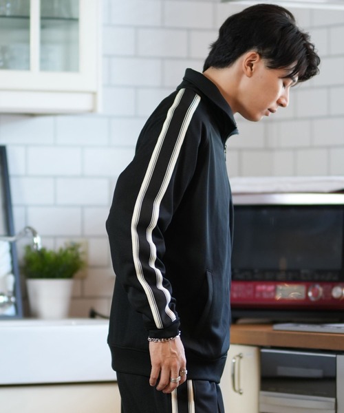 NEW ERA(ニューエラ)の「NEW ERA/ニューエラ トラックジャケット ワンポイント セットアップ対応 14312805/14312806(スウェット・メンズ・ブラック/ブラウン・XL/L/M/S)」の8枚目の写真