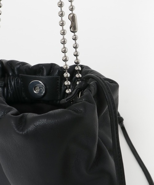 KBF（ケイビーエフ）の「ボールチェーンギャザーBAG（ハンドバッグ・レディース・ブラック/シルバー/イエロー・ONE）」の4枚目の写真