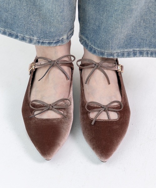 attagirl(アタガール)の「ダブルリボンフラットシューズ(パンプス・レディース・ブラック/アイボリー/シルバー/ベージュ系その他/ブラウン系その他/ブラック系その他/レオパード/ブラック系その他2/ホワイト系その他/ブルー系その他・25.5cm/25.0cm/24.5cm/24.0cm/23.5cm/23.0cm/22.5cm/22.0cm)」の6枚目の写真