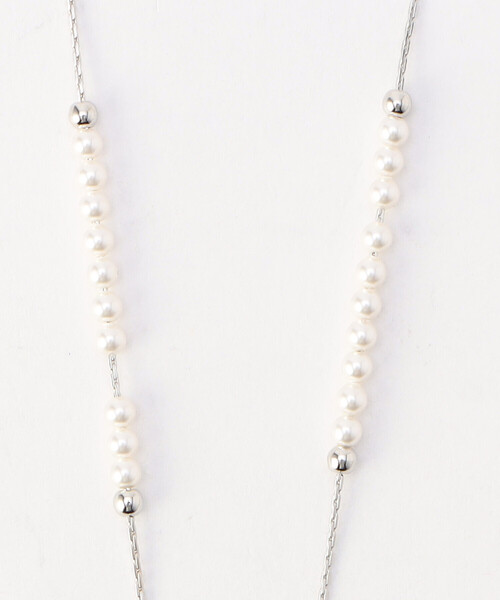 K.T KIYOKO TAKASE（キヨコタカセ）の「しずく型スライドフェイクパールネックレス（ネックレス・レディース・ホワイト×シルバー・FREE）」の4枚目の写真