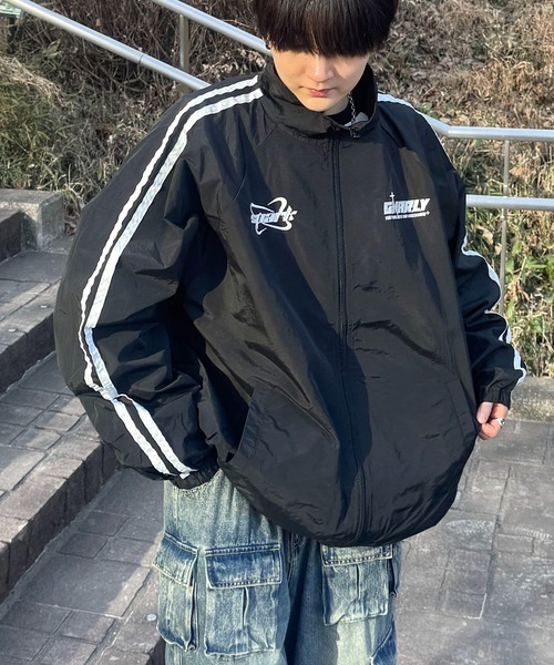 ILL'S(イルズ)の「フロントワンポイントロゴプリント サイドライン ラグラン フルジップナイロンブルゾン メンズ レディース(ブルゾン・メンズ・ブラック/ワイン/グレー・M/L)」の10枚目の写真