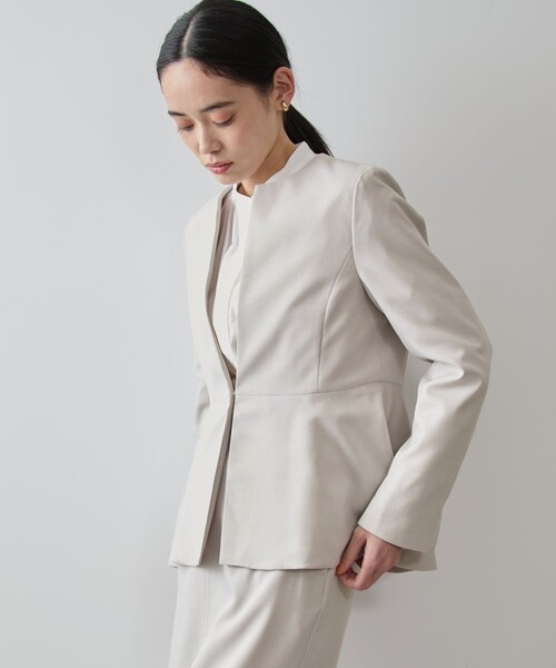 VIS（ビス）の「【美easy】【洗える/防シワ/UVケア】コンフォートツイルペプラムノーカラージャケット【WEB限定】（ノーカラージャケット・レディース・ベージュ系その他/ネイビー・M/S）」の13枚目の写真