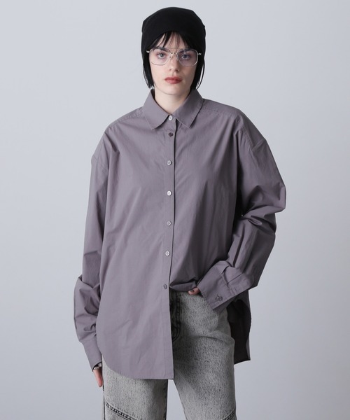 ROSE BUD(ローズバッド)の「(GENE HEAVENS)SHOULDER PAD BIG SHIRT(シャツ/ブラウス・レディース・ブルー/グレー/ホワイト・ONE SIZE)」の7枚目の写真