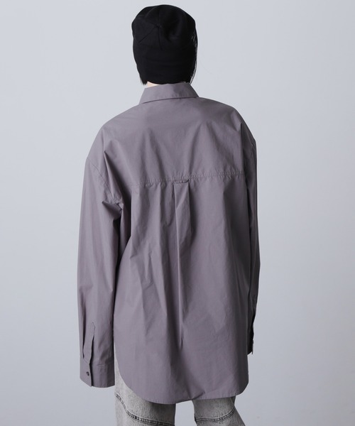 ROSE BUD(ローズバッド)の「(GENE HEAVENS)SHOULDER PAD BIG SHIRT(シャツ/ブラウス・レディース・ブルー/グレー/ホワイト・ONE SIZE)」の9枚目の写真