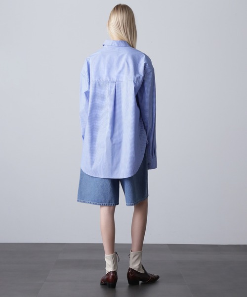 ROSE BUD(ローズバッド)の「(GENE HEAVENS)SHOULDER PAD BIG SHIRT(シャツ/ブラウス・レディース・ブルー/グレー/ホワイト・ONE SIZE)」の12枚目の写真
