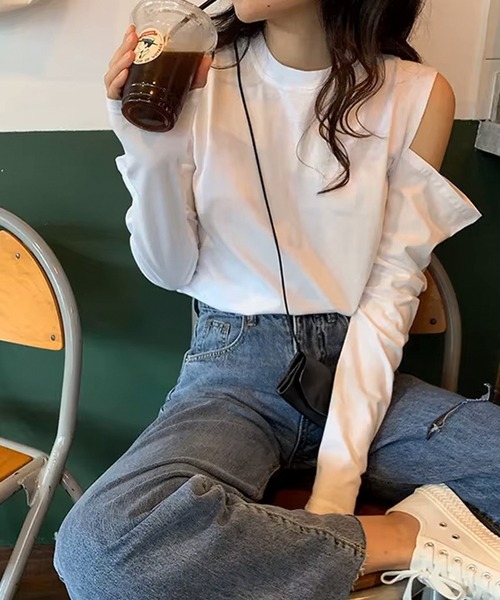 ALTROSE（アルトローズ）の「オープンショルダー トップス 肩出し 肌見せ（Tシャツ/カットソー・レディース・グレー/ブラック/ホワイト・FREE）」の10枚目の写真