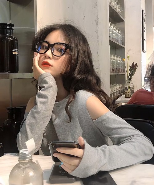 ALTROSE（アルトローズ）の「オープンショルダー トップス 肩出し 肌見せ（Tシャツ/カットソー・レディース・グレー/ブラック/ホワイト・FREE）」の14枚目の写真