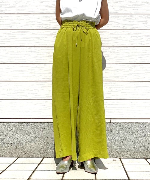 Q(キュー)の「麻調リラックスパンツ(その他パンツ・レディース・マスタード/オリーブ/ブラック・MEDIUM)」の13枚目の写真