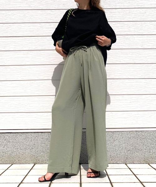 Q(キュー)の「麻調リラックスパンツ(その他パンツ・レディース・マスタード/オリーブ/ブラック・MEDIUM)」の20枚目の写真