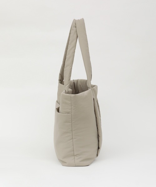 Julier Yoga and Relax（ジュリエヨガアンドリラックス）の「Julier パフィー撥水トートバッグ（トートバッグ・レディース・ブラック/ベージュ/ホワイト・FREE）」の10枚目の写真