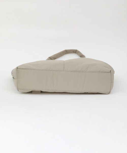 Julier Yoga and Relax（ジュリエヨガアンドリラックス）の「Julier パフィー撥水トートバッグ（トートバッグ・レディース・ブラック/ベージュ/ホワイト・FREE）」の12枚目の写真