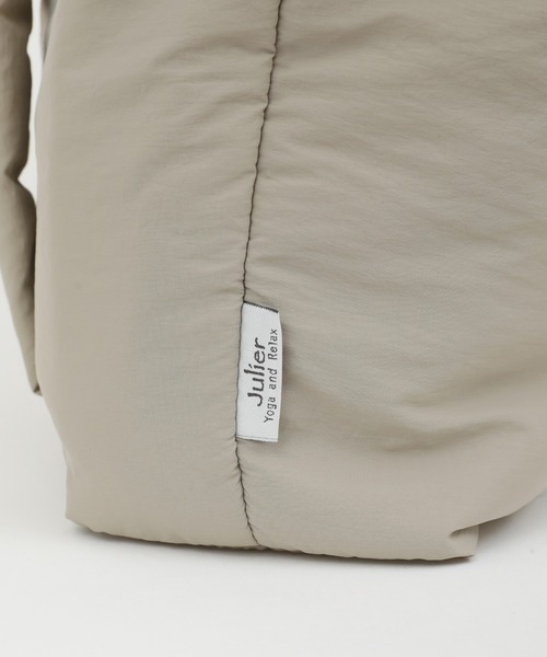 Julier Yoga and Relax（ジュリエヨガアンドリラックス）の「Julier パフィー撥水トートバッグ（トートバッグ・レディース・ブラック/ベージュ/ホワイト・FREE）」の15枚目の写真