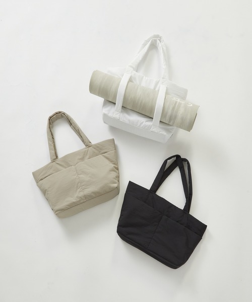 Julier Yoga and Relax（ジュリエヨガアンドリラックス）の「Julier パフィー撥水トートバッグ（トートバッグ・レディース・ブラック/ベージュ/ホワイト・FREE）」の19枚目の写真