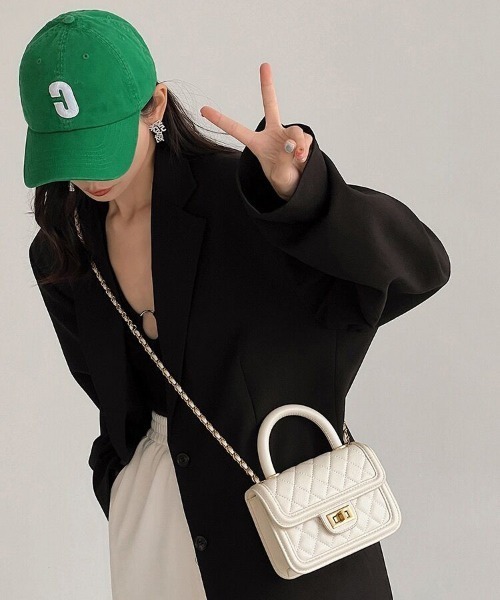 paravion(パラビオン)の「キルティングチェーンバッグ(ショルダーバッグ・レディース・ブラック/ピンク/ホワイト・FREE)」の2枚目の写真