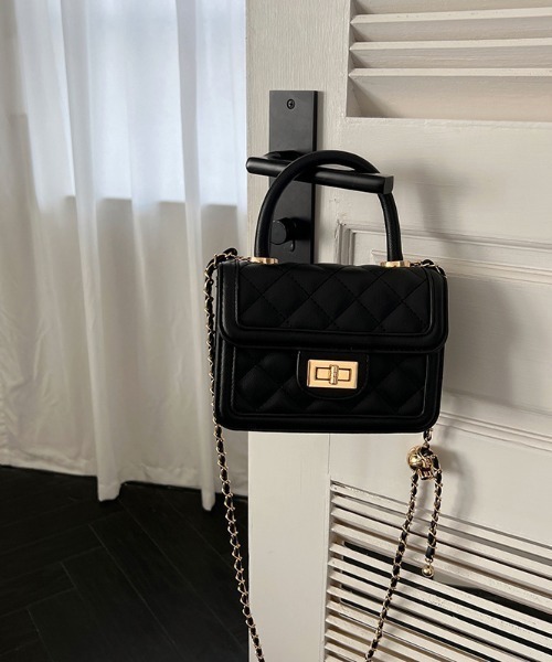 paravion(パラビオン)の「キルティングチェーンバッグ(ショルダーバッグ・レディース・ブラック/ピンク/ホワイト・FREE)」の7枚目の写真