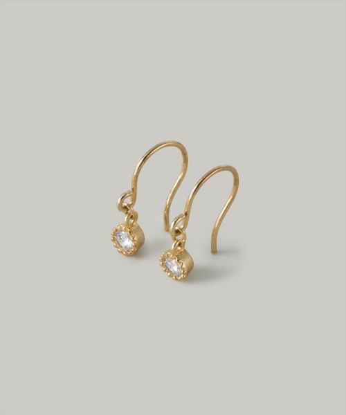 Jolie Toujours(ジョリトゥジュール)の「〈K18GP〉1粒CZフックピアス(ピアス(両耳用)・レディース・ゴールド・FREE)」の3枚目の写真