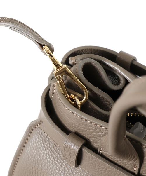 CHRISTIAN VILLA（クリスチャンヴィラ）の「CHRISTIAN VILLA / belted 2way bag(ベルト付き2wayバッグ 6241)（ショルダーバッグ・レディース・ホワイト/グレー・FREE）」の9枚目の写真
