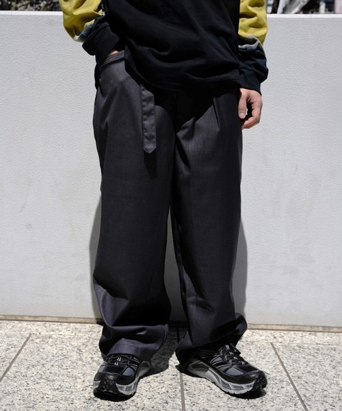 BEAVER(ビーバー)の「B omnivore/ビーオムニボー TR BELT LOOSE PANTS(その他パンツ・メンズ・チャコールグレー/ブラック・L/S/M)」の1枚目の写真
