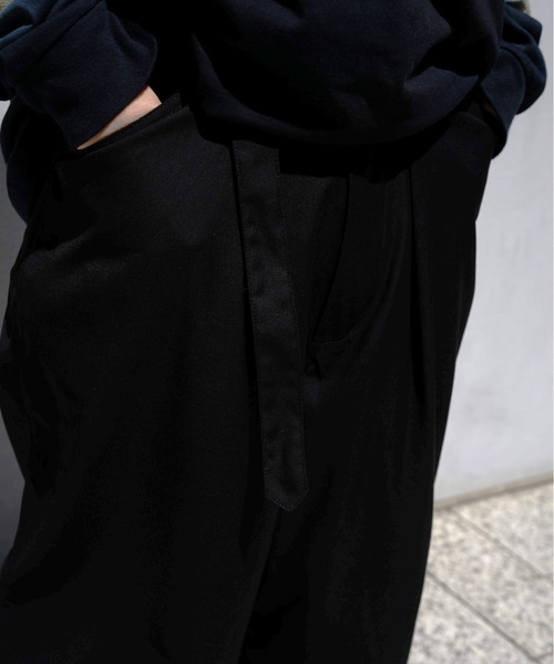 BEAVER(ビーバー)の「B omnivore/ビーオムニボー TR BELT LOOSE PANTS(その他パンツ・メンズ・チャコールグレー/ブラック・L/S/M)」の5枚目の写真