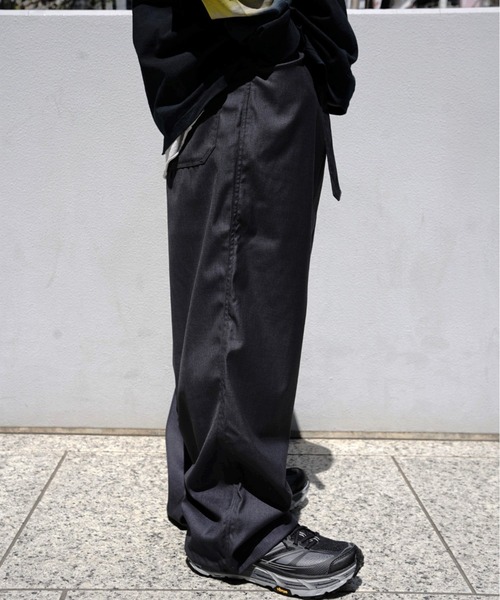 BEAVER(ビーバー)の「B omnivore/ビーオムニボー TR BELT LOOSE PANTS(その他パンツ・メンズ・チャコールグレー/ブラック・L/S/M)」の8枚目の写真