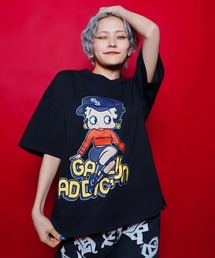 GA×BETTY-FRONT SITイラスト TEE