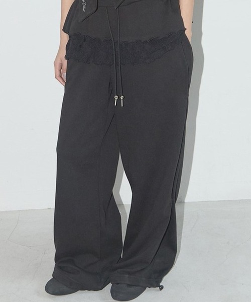 FANCY CLUB（ファンシークラブ）の「FANCY CLUB／フリルレースボタンパンツ（スウェットパンツ・レディース・ブラック/ライトグレー・FREE）」の2枚目の写真