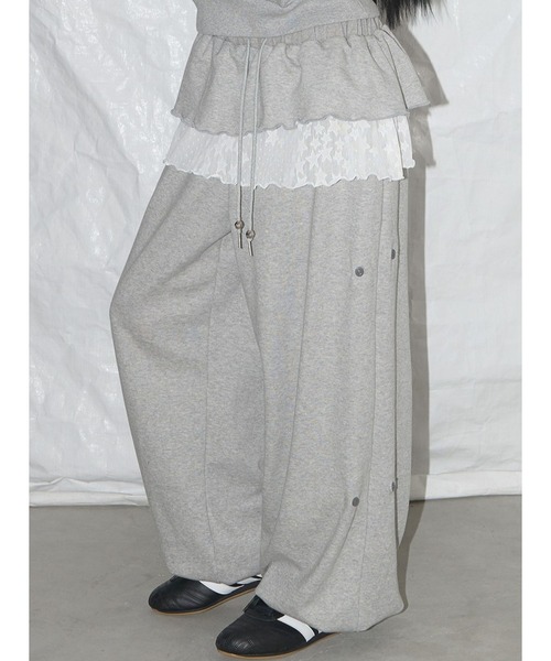 FANCY CLUB（ファンシークラブ）の「FANCY CLUB／フリルレースボタンパンツ（スウェットパンツ・レディース・ブラック/ライトグレー・FREE）」の7枚目の写真