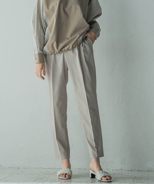 MAYSON GREY(メイソングレイ)の「ストレッチテーパードパンツ≪手洗い可能≫(その他パンツ・レディース・ブラック/ベージュ・M)」の2枚目の写真