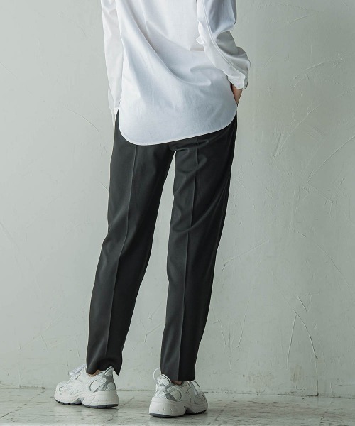 MAYSON GREY(メイソングレイ)の「ストレッチテーパードパンツ≪手洗い可能≫(その他パンツ・レディース・ブラック/ベージュ・M)」の11枚目の写真