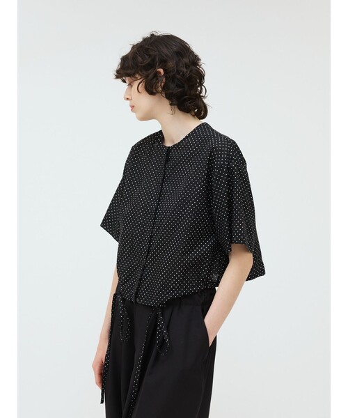 mizuiroind(ミズイロインド)の「mizuiro ind ドットドローストリングシャツ(シャツ/ブラウス・レディース・オフホワイト/ネイビー/ブラック・FREE)」の8枚目の写真