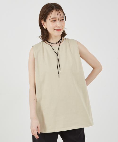 abahouse mavie（アバハウスマヴィ）の「バックスリットノースリ（Tシャツ/カットソー・レディース・ベージュ/ホワイト/ブラック/ネイビー・フリー）」の3枚目の写真